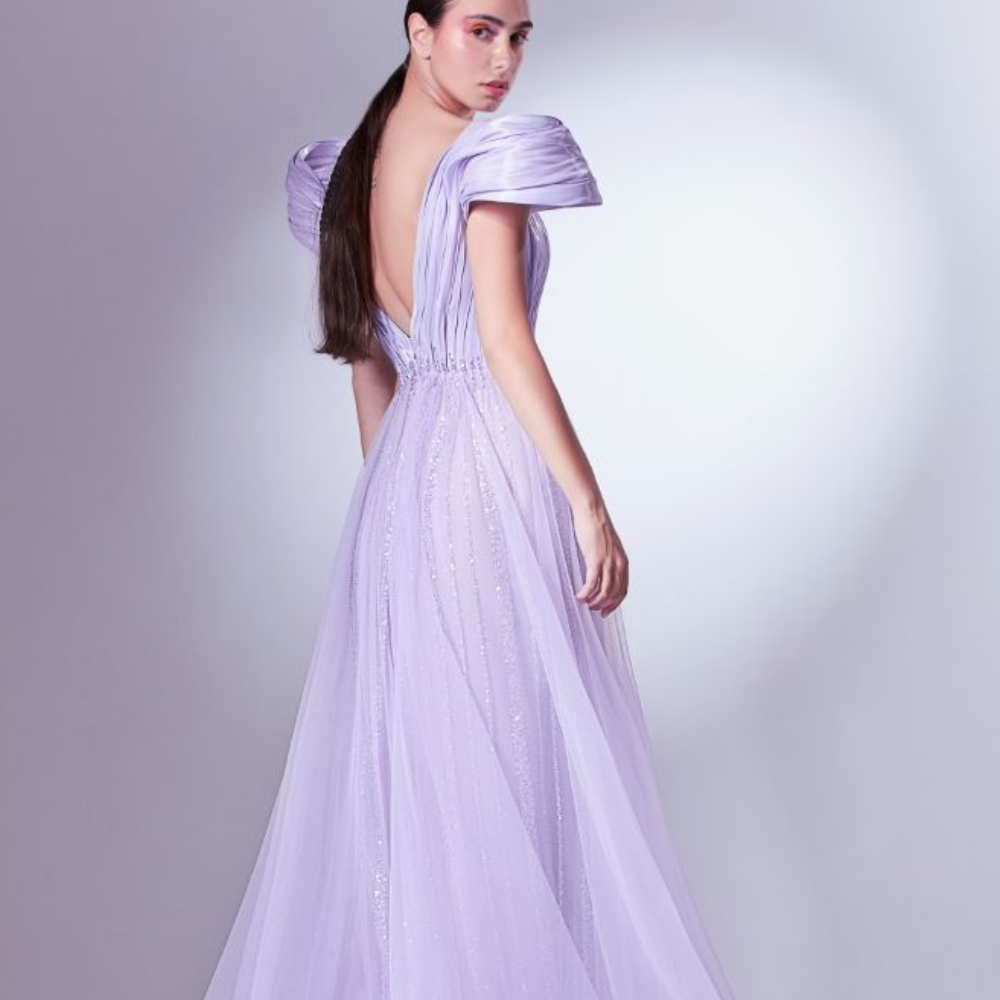 Rendered in a vivid lilac, this dress shoulders are constructed with ribbed organdie, merging with the pleated tulle bust.