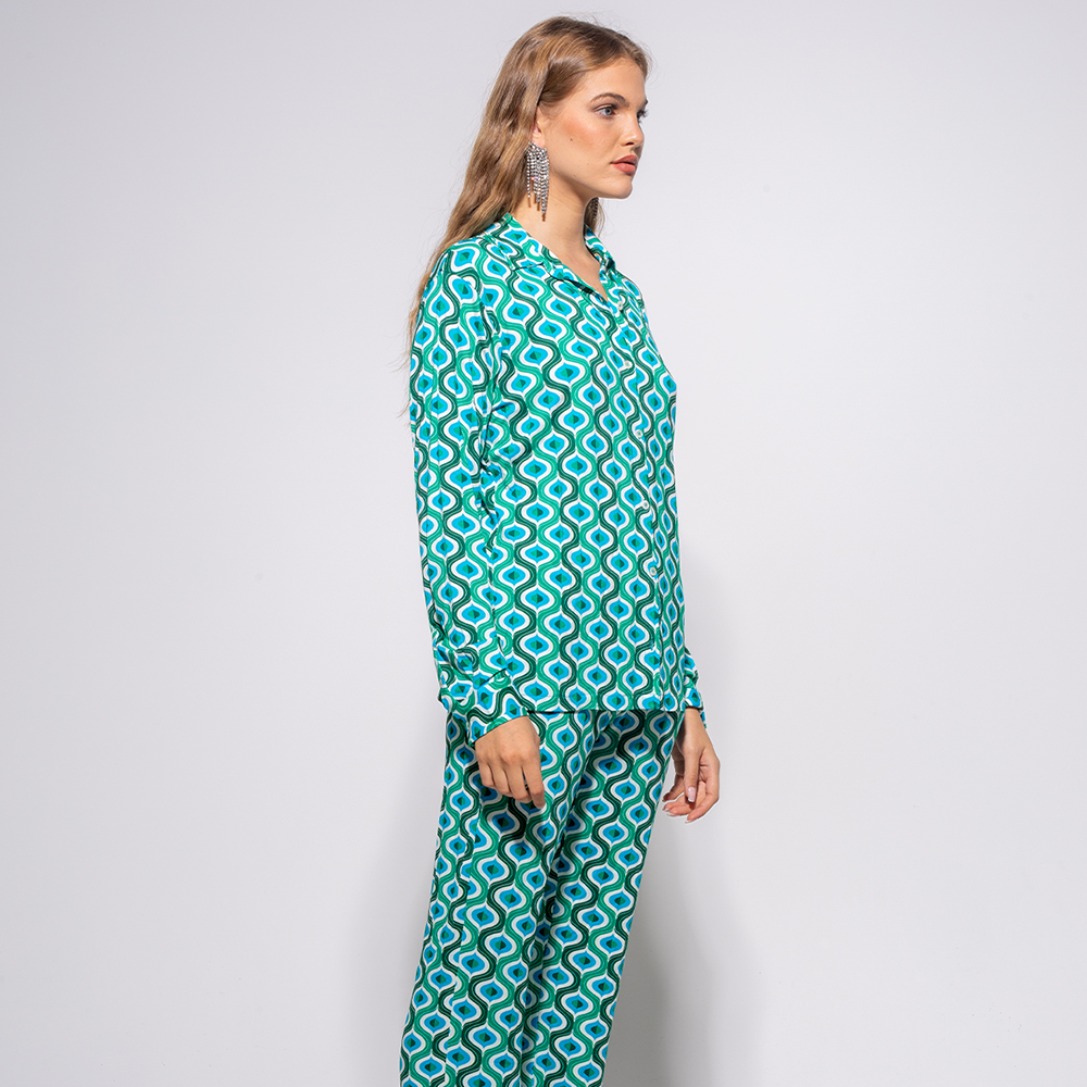 Shop our printed green pants for summer outwear for women. Explore these designer wardrobe essentials for women. Shop now!