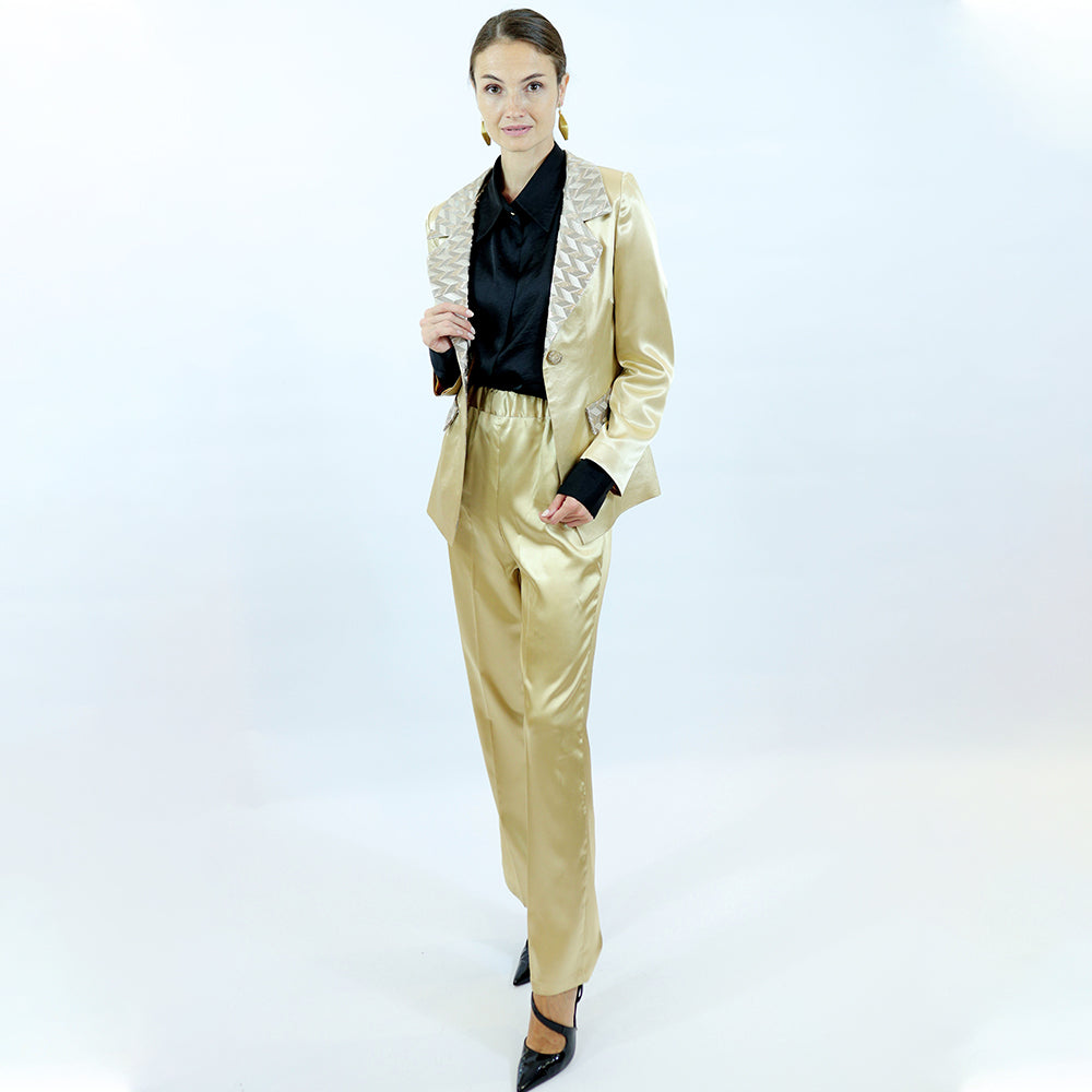 Explore Pants Ari designer wear for women and embrace timeless elegance. Shop Now!