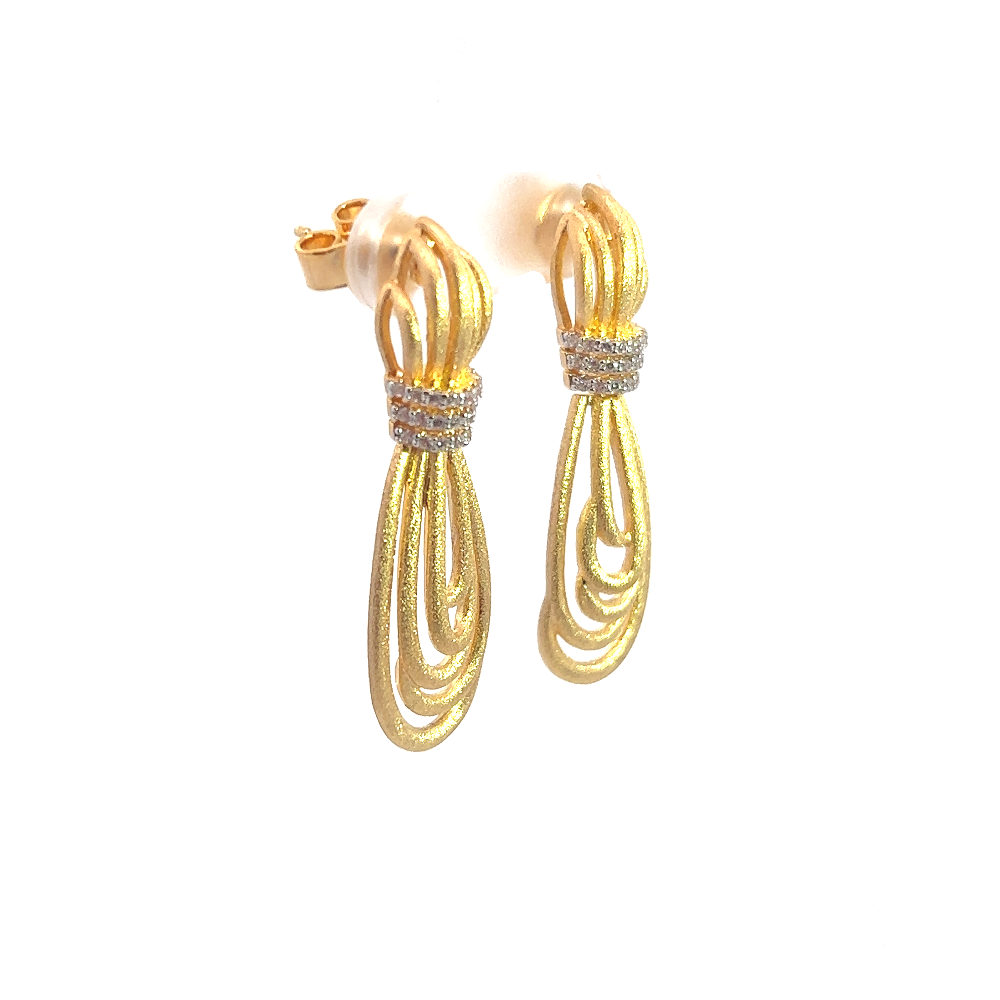 Shop online premium 18K gold dangler earrings with sparkling cubic zirconia stones.