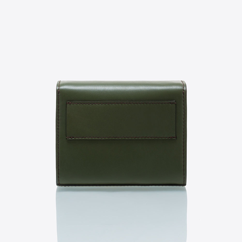 Looking to upgrade your women shopping finds? The Reka Adan Mini Green Handbag is a must-have accessory for a chic look. Shop Now!