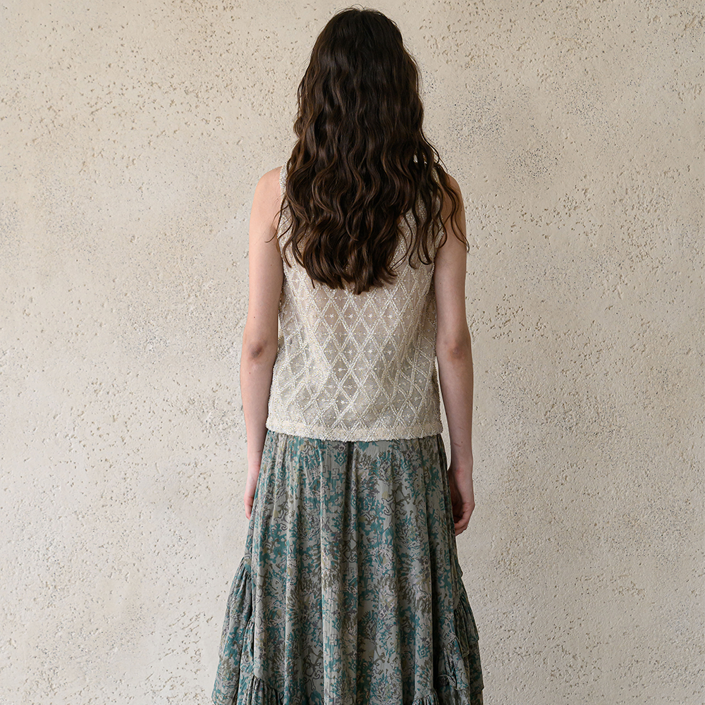 Unbalanced long skirt in khaki color