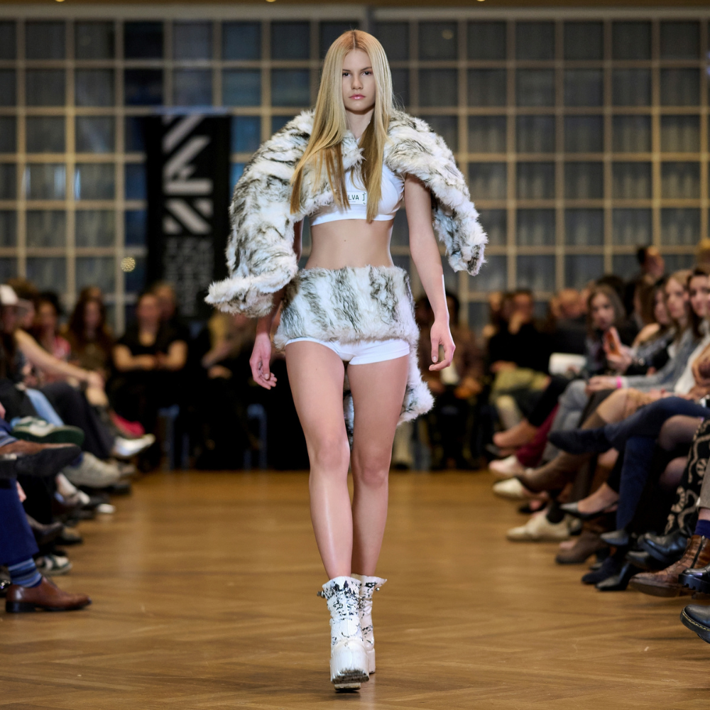 SLVA Cropped Cotton Top