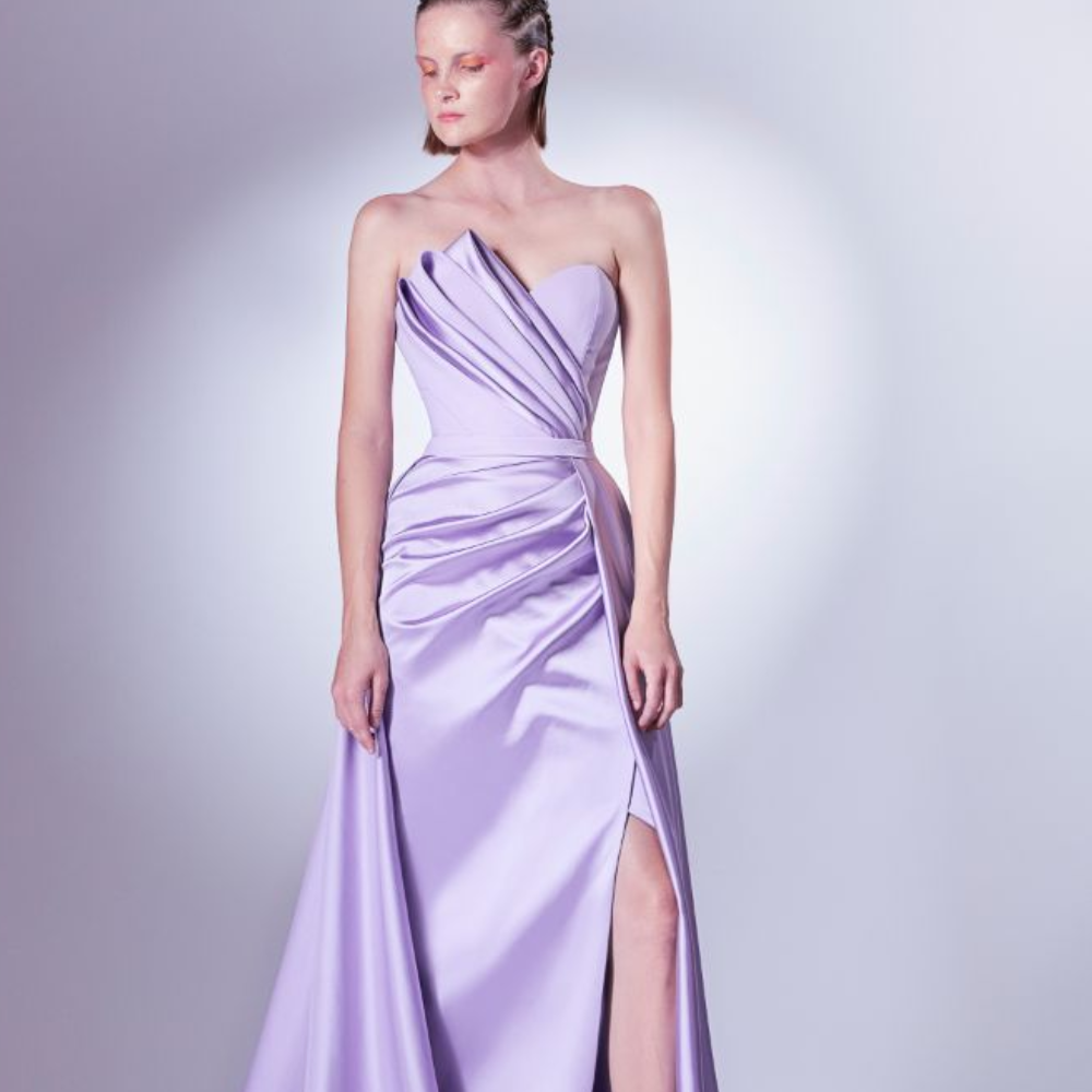 Carefully crafted in an amalgam of satin and crepe, this dress is constructed with reversing pleats at the bodice.