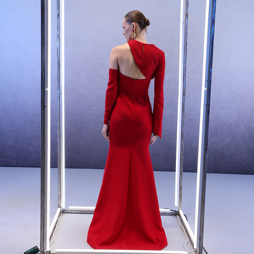 Introducing the "Scarlet Corset Dress," featuring a round neckline with an attached sleeve and a detachable side sleeve.