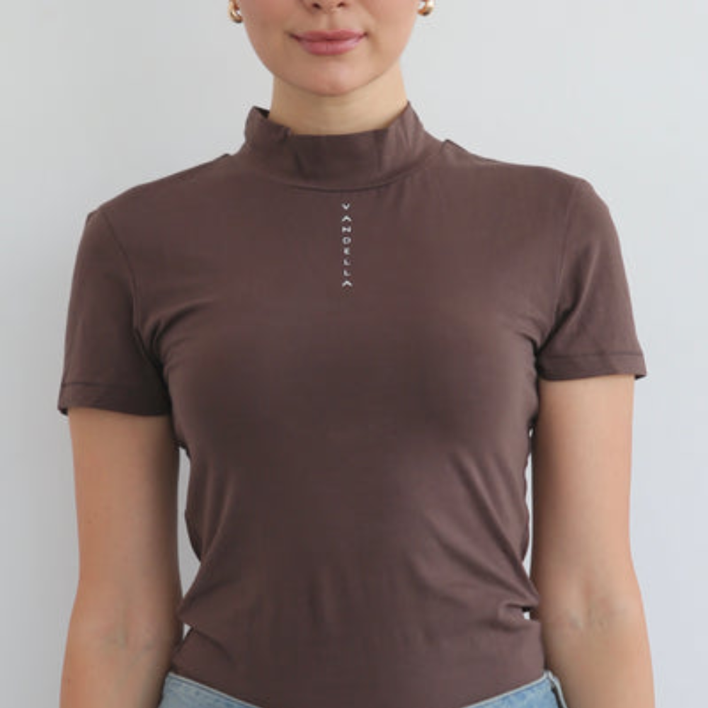 Turtle neck organic cotton short sleeves top with thumb hole.