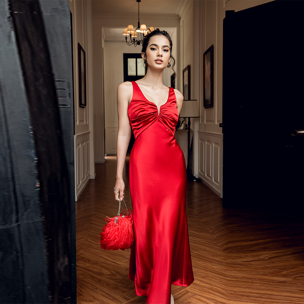 Elegant backless red silk dress features a sleek, figure-hugging design perfect for any occasion. Shop dress online to add luxury to your wardrobe!