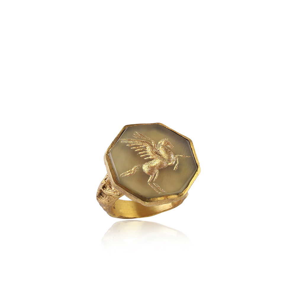 The Pegasus Ring with 22K Gold Vermeil and alluring chalcedony gemstone. Explore timeless accessories & jewellery at The Luxe Maison. Shop now!