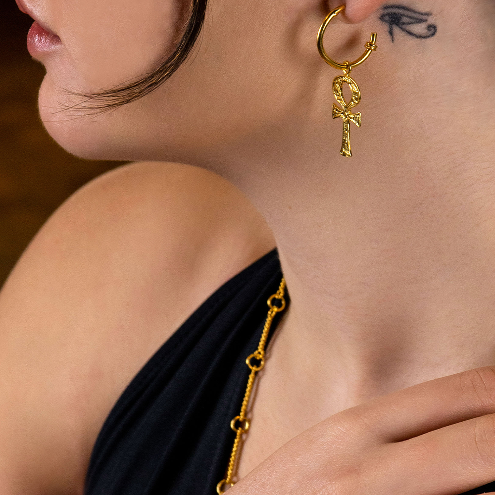 The Ankh Earring in 22K Gold Vermeil is inspired to demonstrate the colour of the sun. Shop from our finely curated collection online. Shop now!