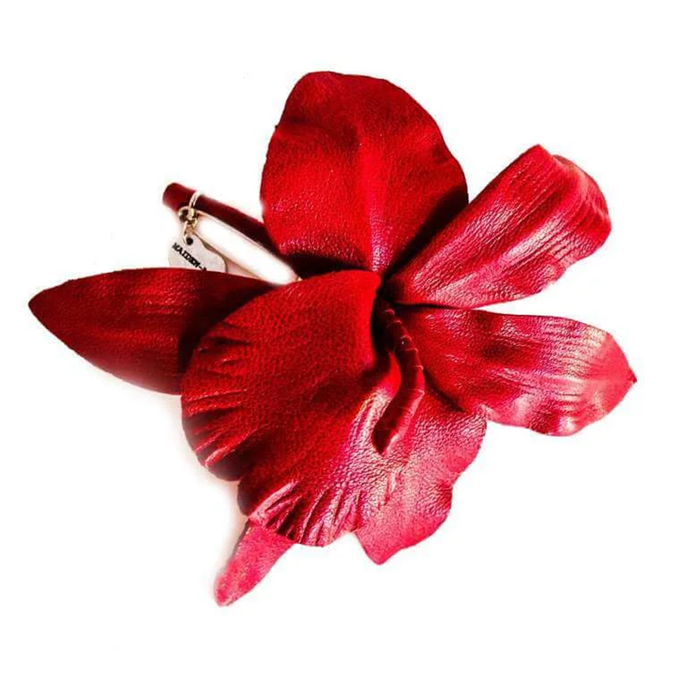 Fabulous soft true leather orchid brooch, to give a touch of coolness to your outfit. It's totally handmade with love in italy.