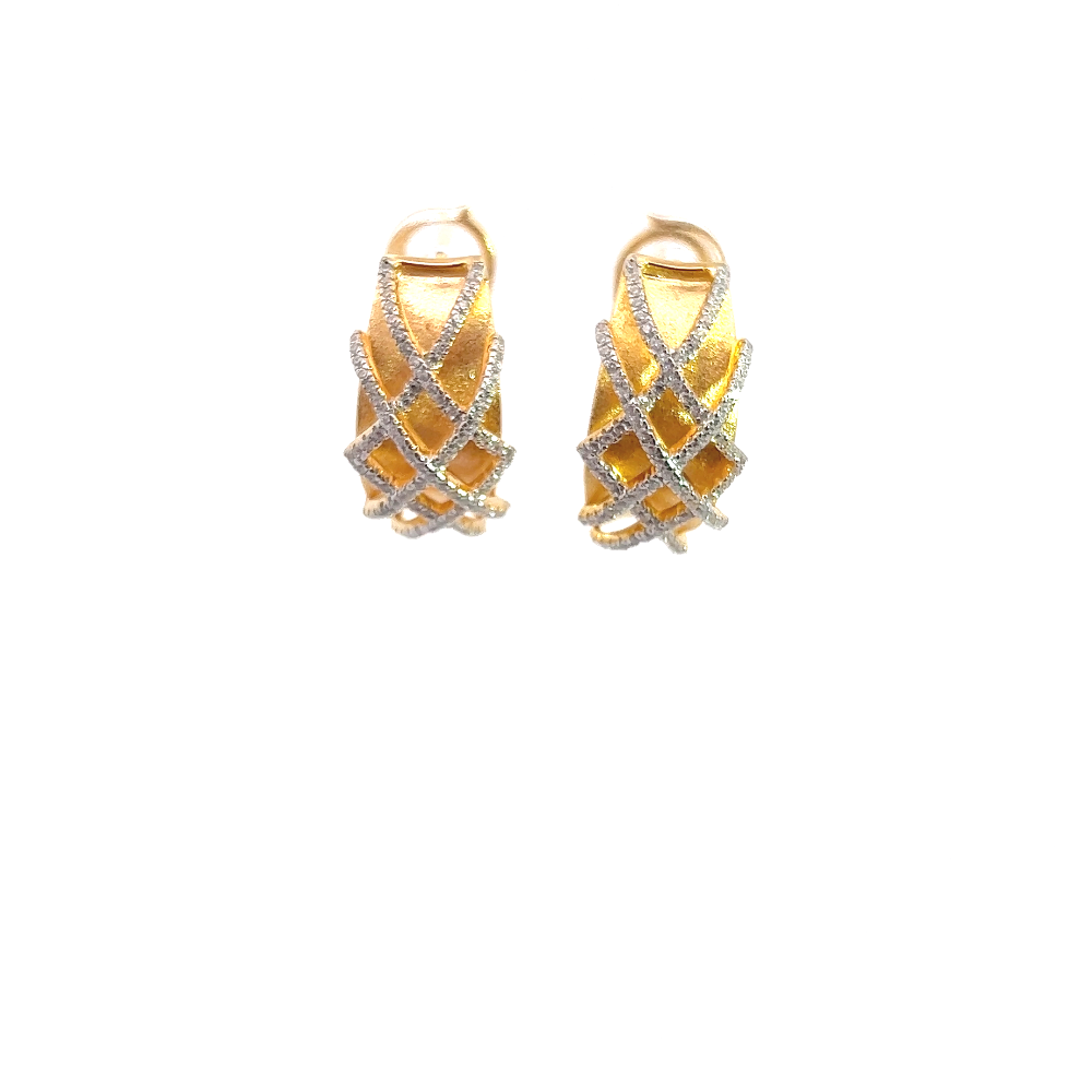 Shop online premium 18K gold huggie earrings with sparkling cubic zirconia stones.