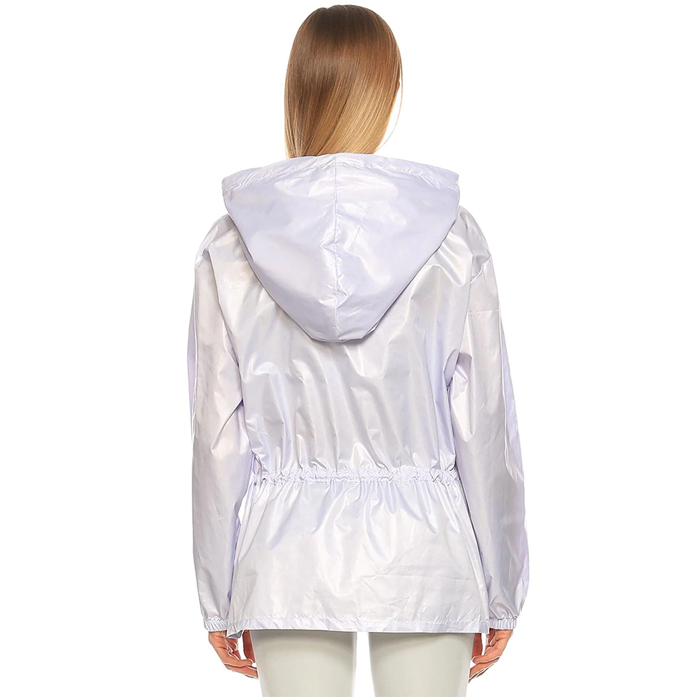 In rainy or windy weather, Urban Line is with you with its color and sporty style.