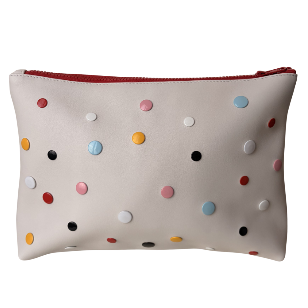 Zip Pouche Colour Dots blends fun and function. Discover it at our exclusive online store. Shop now!!